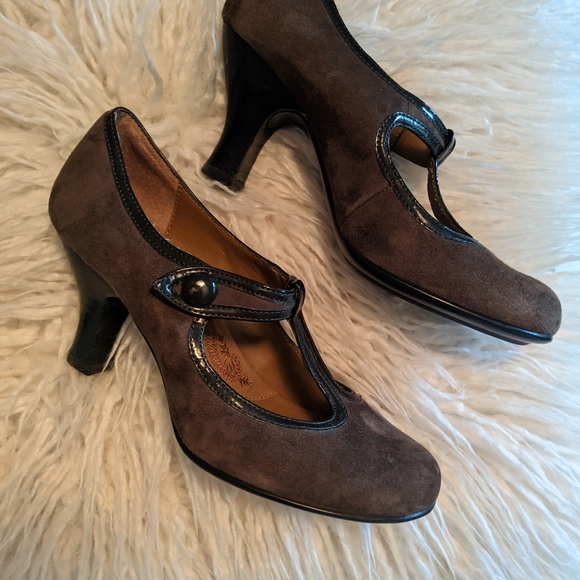Sofft brand,  Mary Jane Suede Pump - Picture 2 of 5